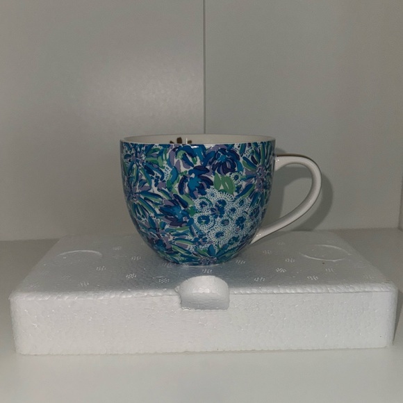 NWT Lilly Pulitzer Ceramic Mugs Set of 2 - Picture 11 of 14